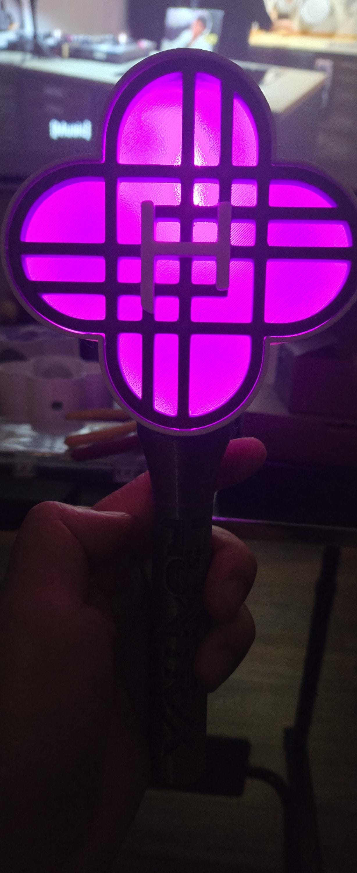 K-pop Light Wand / Light Stick - Nightlight - made by 3DMakey, watch clip